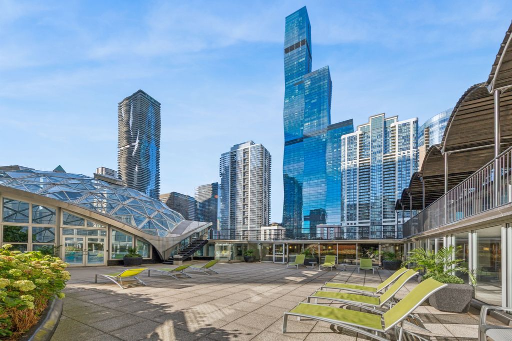400 E Randolph Street 1223, Chicago, IL 60601