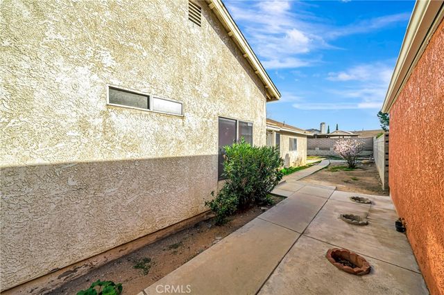 2820 E Avenue S S, Palmdale, CA 93550