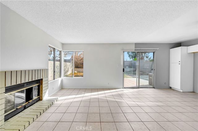 2820 E Avenue S S, Palmdale, CA 93550