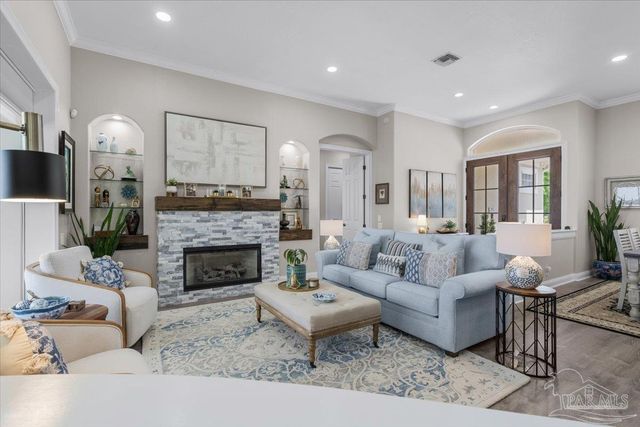 2031 Crown Pointe Blvd, Pensacola, FL 32506