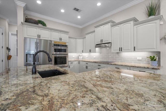 2031 Crown Pointe Blvd, Pensacola, FL 32506