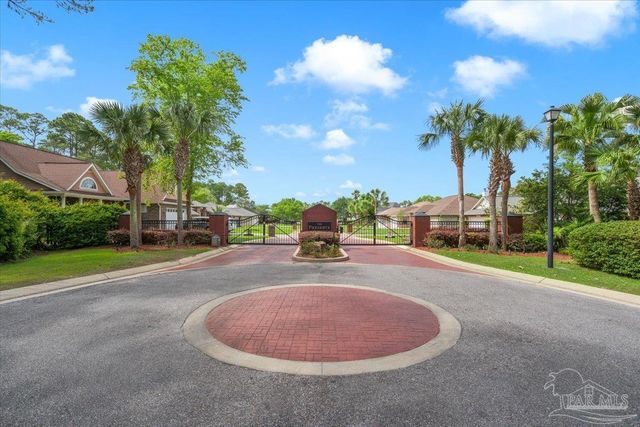 2031 Crown Pointe Blvd, Pensacola, FL 32506