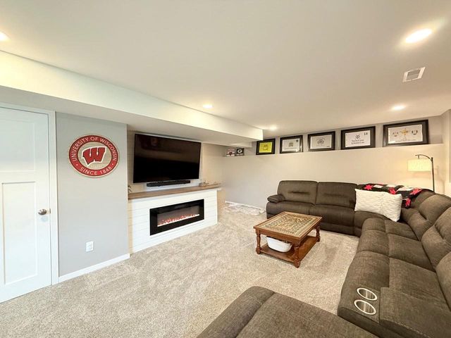 4836 Innovation Drive, Deforest, WI 53532