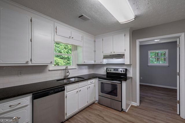 233 Buckhorn Drive, Winder, GA 30680