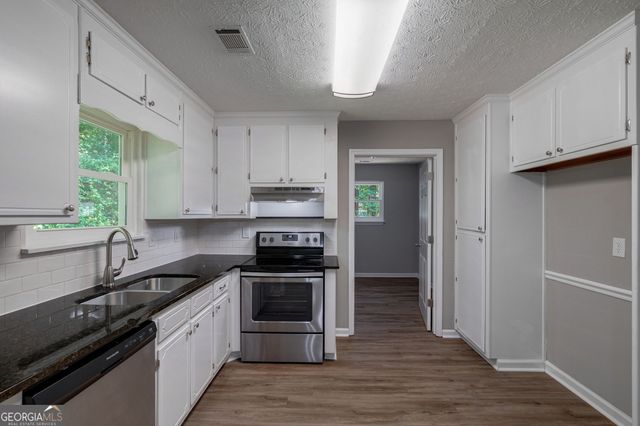 233 Buckhorn Drive, Winder, GA 30680