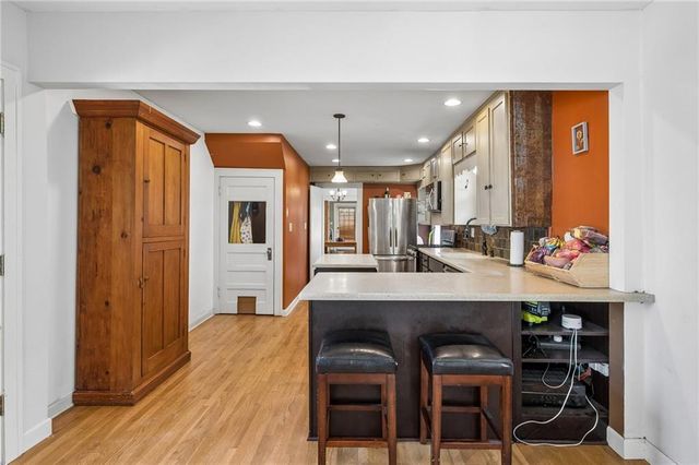 14 W 74 Street, Kansas City, MO 64114