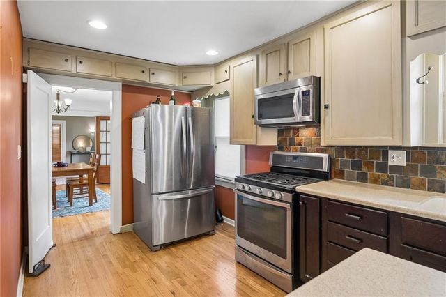 14 W 74 Street, Kansas City, MO 64114