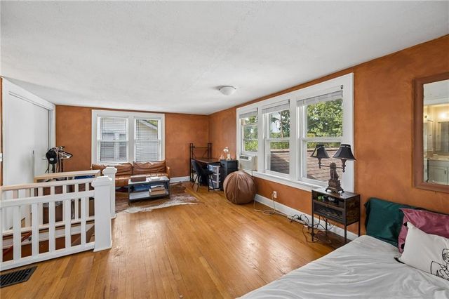 14 W 74 Street, Kansas City, MO 64114