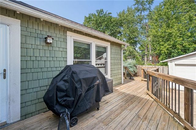 14 W 74 Street, Kansas City, MO 64114