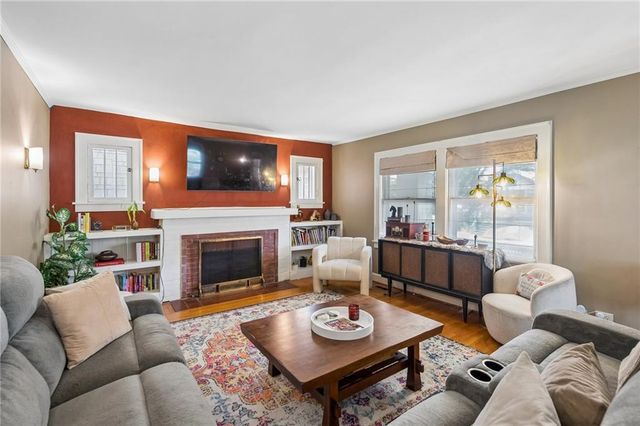14 W 74 Street, Kansas City, MO 64114