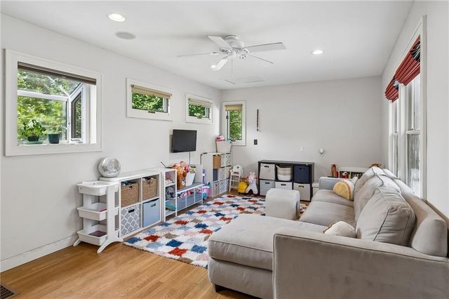 14 W 74 Street, Kansas City, MO 64114