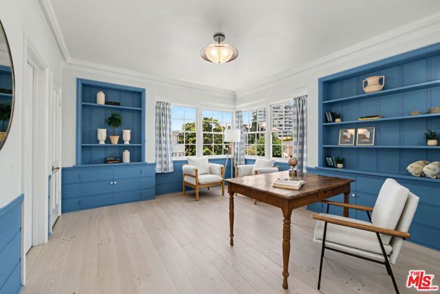 10798 Weyburn Avenue, Los Angeles, CA 90024