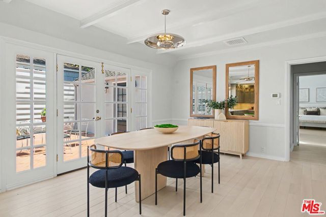 10798 Weyburn Avenue, Los Angeles, CA 90024