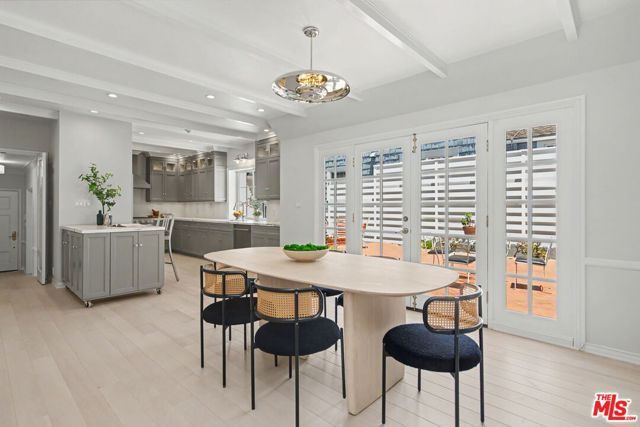 10798 Weyburn Avenue, Los Angeles, CA 90024