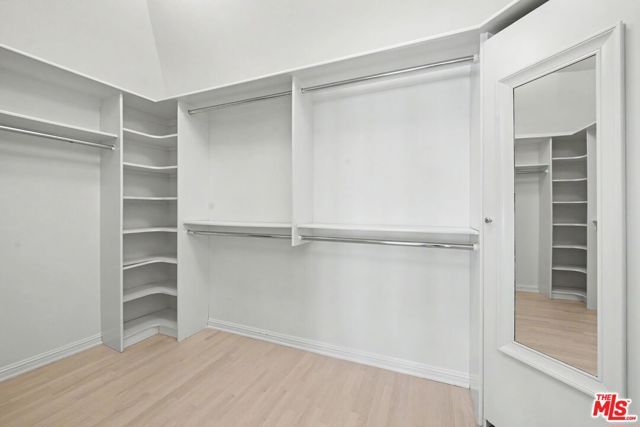 10798 Weyburn Avenue, Los Angeles, CA 90024