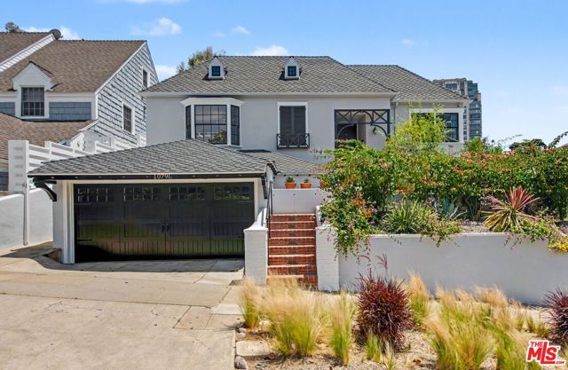10798 Weyburn Avenue, Los Angeles, CA 90024