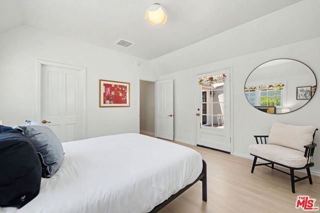 10798 Weyburn Avenue, Los Angeles, CA 90024