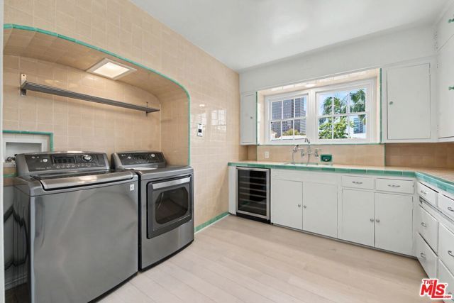 10798 Weyburn Avenue, Los Angeles, CA 90024