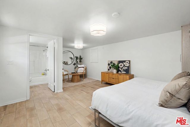 10798 Weyburn Avenue, Los Angeles, CA 90024