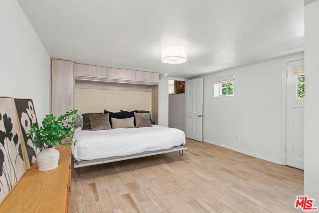 10798 Weyburn Avenue, Los Angeles, CA 90024