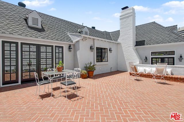10798 Weyburn Avenue, Los Angeles, CA 90024