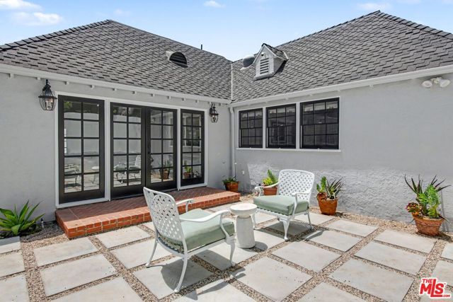 10798 Weyburn Avenue, Los Angeles, CA 90024