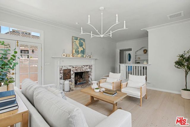 10798 Weyburn Avenue, Los Angeles, CA 90024