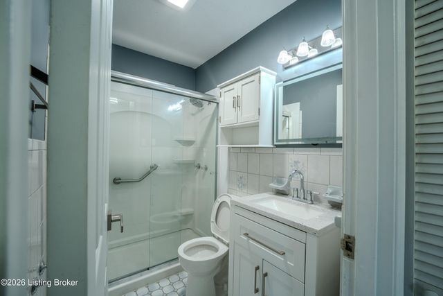 4415 Broadleaf Dr, Louisville, KY 40216