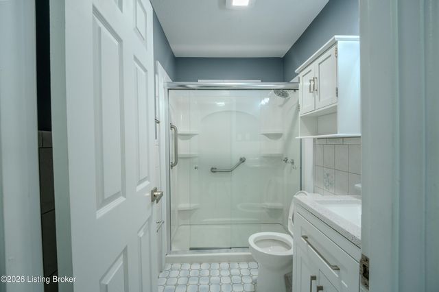 4415 Broadleaf Dr, Louisville, KY 40216