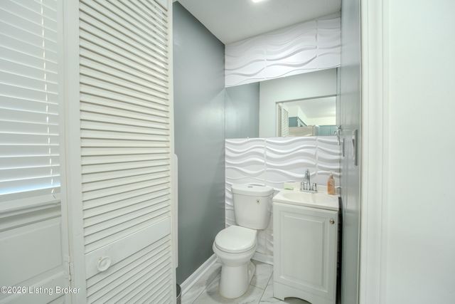 4415 Broadleaf Dr, Louisville, KY 40216