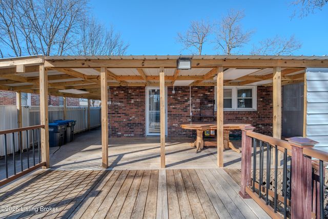 4415 Broadleaf Dr, Louisville, KY 40216