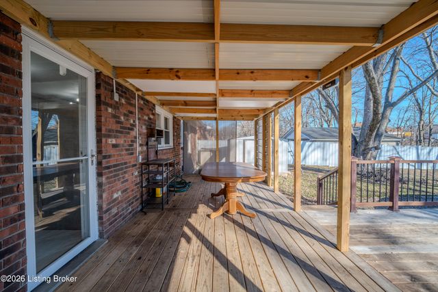 4415 Broadleaf Dr, Louisville, KY 40216