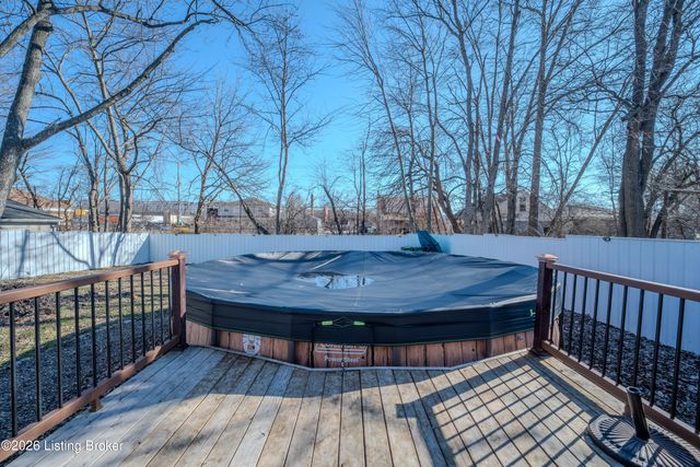 4415 Broadleaf Dr, Louisville, KY 40216