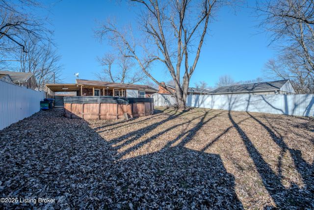 4415 Broadleaf Dr, Louisville, KY 40216