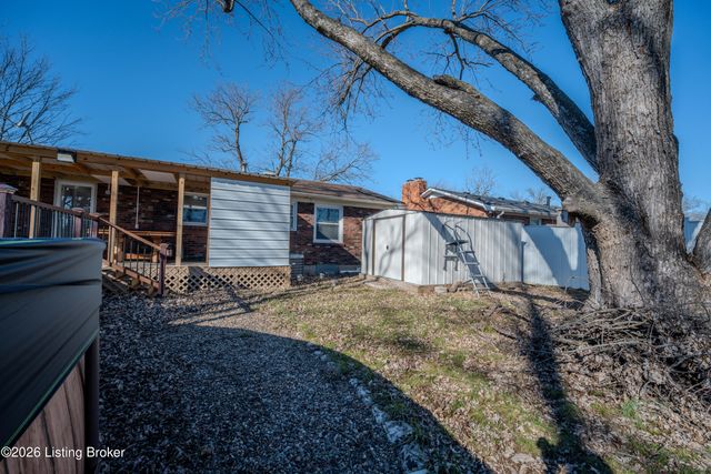 4415 Broadleaf Dr, Louisville, KY 40216