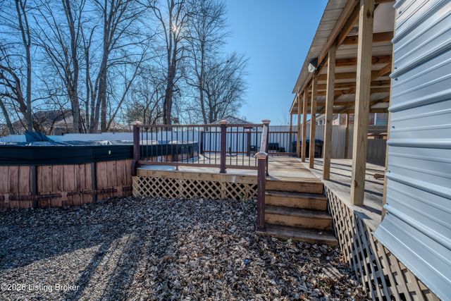 4415 Broadleaf Dr, Louisville, KY 40216