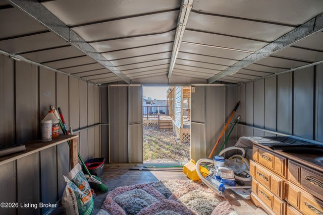 4415 Broadleaf Dr, Louisville, KY 40216