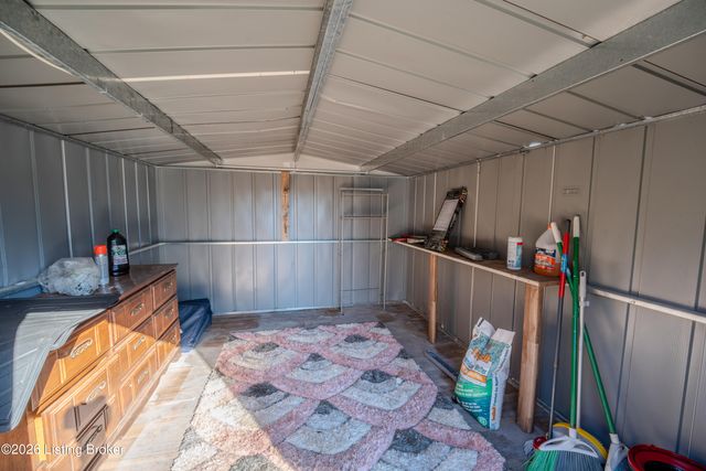 4415 Broadleaf Dr, Louisville, KY 40216