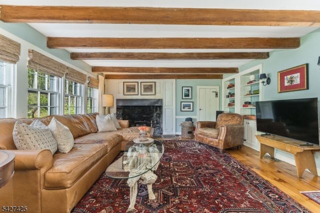 499 Shire Rd, Holland Twp., NJ 08848