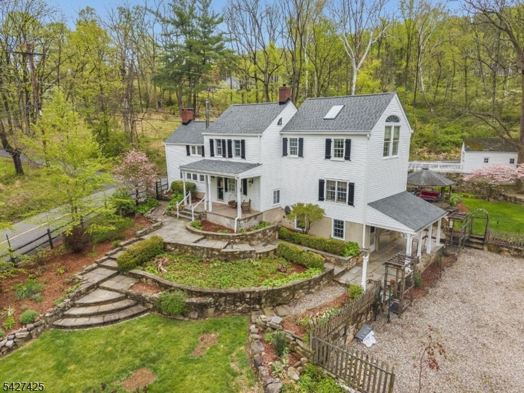 499 Shire Rd, Holland Twp., NJ 08848
