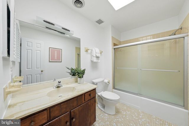 6 MERCY CT, Rockville, MD 20854