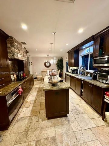 9624 SW 79th Ter, Miami, FL 33173