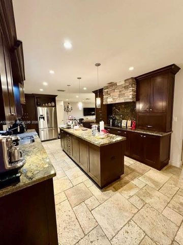 9624 SW 79th Ter, Miami, FL 33173