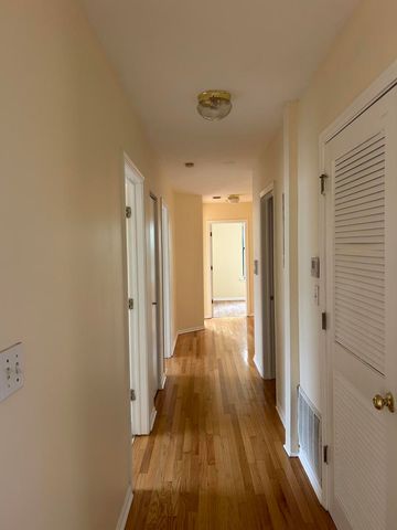 800 S Independence Boulevard 3, Chicago, IL 60624