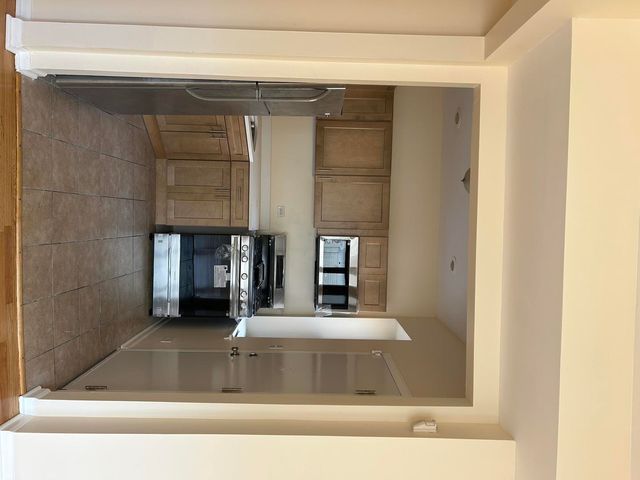 800 S Independence Boulevard 3, Chicago, IL 60624