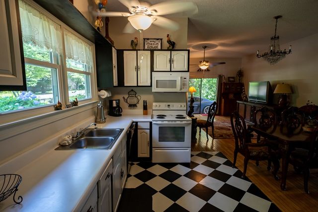14 Chalet Village, Lake Santeetlah, NC 28771