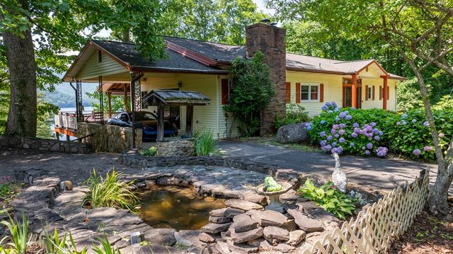 14 Chalet Village, Lake Santeetlah, NC 28771