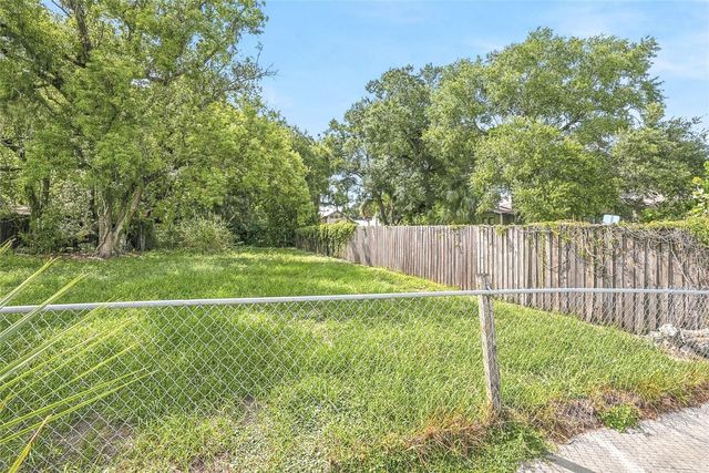 2904 N ELMORE AVENUE, Tampa, FL 33602