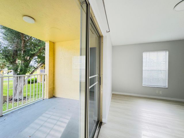 6323 La Costa Drive H, Boca Raton, FL 33433