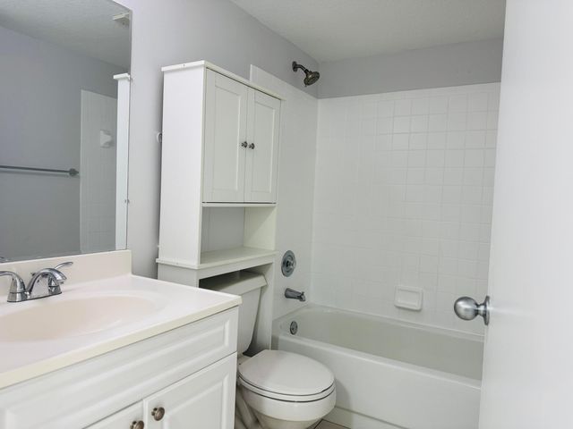 6323 La Costa Drive H, Boca Raton, FL 33433